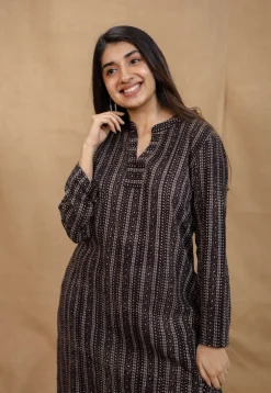 Aamani Black Ajrakh Crush Cotton Straight Kurta
