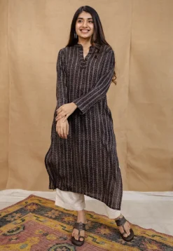 Aamani Black Ajrakh Crush Cotton Straight Kurta