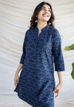 Aamiya Indigo Ajrakh Cotton Straight Kurta