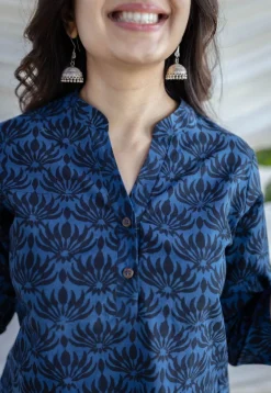 Aamiya Indigo Ajrakh Cotton Straight Kurta