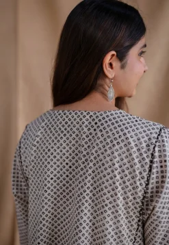 Aashi Fakira Mul Jhabba Kali Kurta