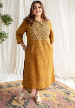 Akira Ajrakh Slub Cotton Hand Embroidered Kurta
