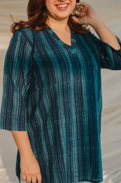 Alisha Indigo Dabu Straight Short top