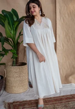 Ayira Slub Cotton Hand Embroidered Kurta