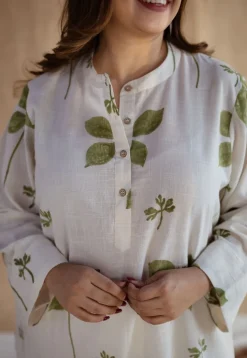 Azha Off White Dabu Slub Cotton Straight Kurta