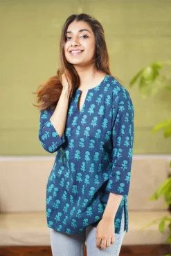 Cera Dabu Floral Cotton Short Top