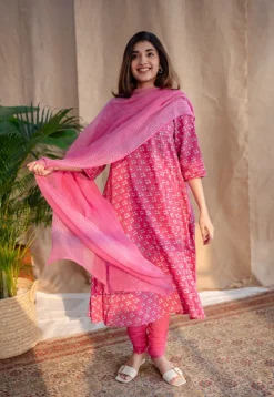 Eaira Dabu Slub Cotton Hand Embroidered Kali Kurta