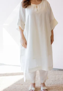 Geet Off White Solid Handloom Cotton Anti-Fit Kurta