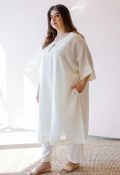 Geet Off White Solid Handloom Cotton Anti-Fit Kurta