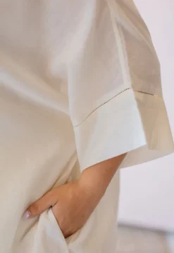 Geet Off White Solid Handloom Cotton Anti-Fit Kurta