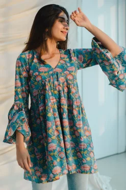 Hemanshi Sanganeri Cotton Short Top