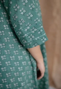 Iffah Dabu Slub Cotton Hand Embroidered Kali Kurta