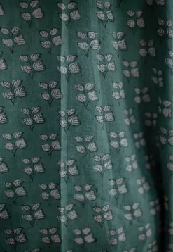 Iffah Dabu Slub Cotton Hand Embroidered Kali Kurta