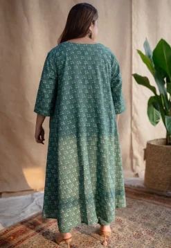Iffah Dabu Slub Cotton Hand Embroidered Kali Kurta