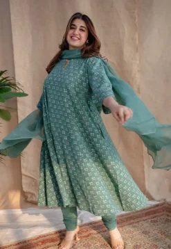Iffah Dabu Slub Cotton Hand Embroidered Kali Kurta
