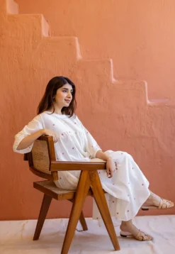 Isha Off White Jamdani Handloom Cotton A Line Kurta