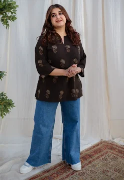 Izah Dabu Slub Cotton Top