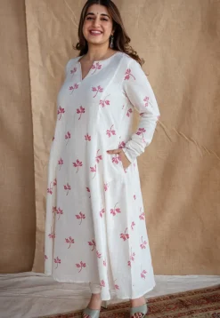 Mashia Dabu Slub Cotton Hand Embroidered Kali Kurta