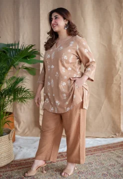 Mishel Dabu Slub Cotton Embroidered Top