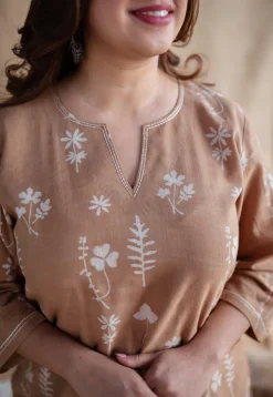 Mishel Dabu Slub Cotton Embroidered Top