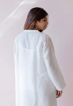Poonam White Solid Handloom Cotton Anti-Fit Kurta
