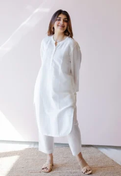 Poonam White Solid Handloom Cotton Anti-Fit Kurta