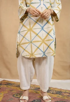 Raiha White Clamp Dyed Linen Cotton Loose Kurta