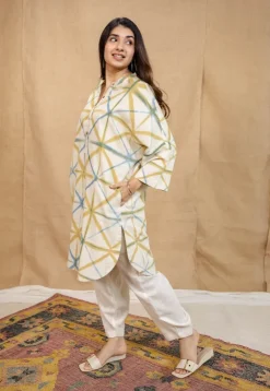 Raiha White Clamp Dyed Linen Cotton Loose Kurta