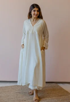 Sana Off White Solid Handloom Cotton Anti-Fit Kurta
