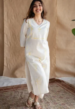 Seira Dabu Slub Cotton Hand Embroidered Kurta