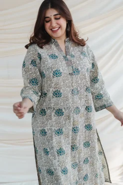 Tishna White Ajrakh Cotton Straight Kurta