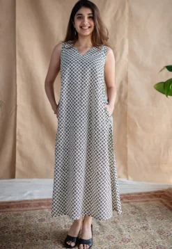 Veena Fakira Mul Dress