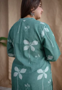 Yahna Green Straight Dabu Slub Cotton Co-ord Set with Hand Embroidery (Set of 2)
