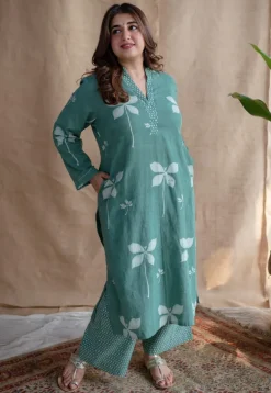 Yahna Green Straight Dabu Slub Cotton Co-ord Set with Hand Embroidery (Set of 2)