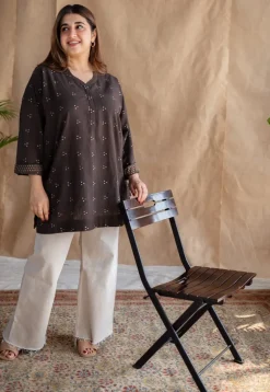 Zaiba Charcoal Straight Dabu Slub Cotton Short Top