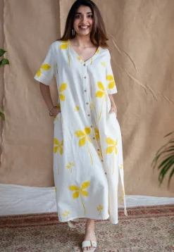 Zaya Dabu Slub Cotton Hand Embroidered Kurta